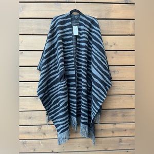 NWT 7 for all mankind, Cashmere blend Poncho zebra print, black/gray - One Size